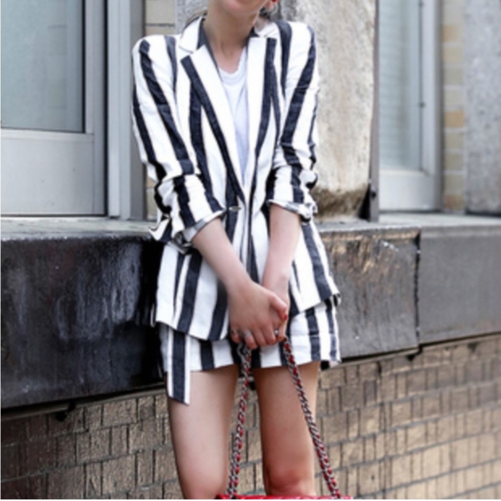 🆕 FRAME Denim Linen Striped Blazer - Picture 2 of 5